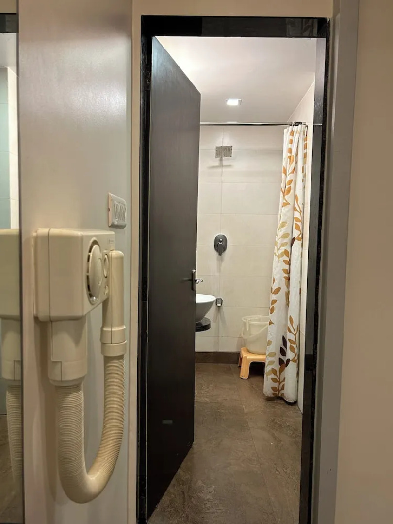 Hotel The Excellency