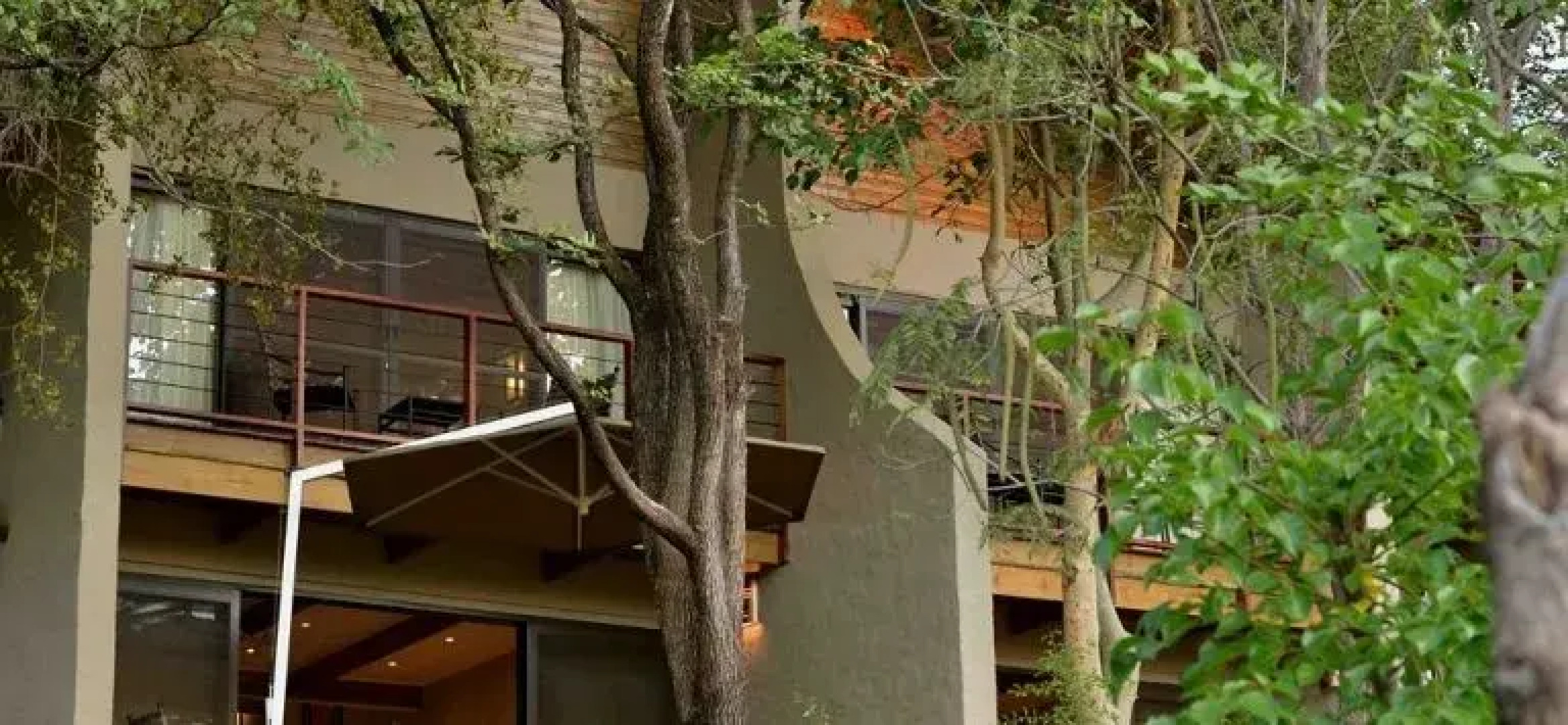 Victoria Falls Safari Suites