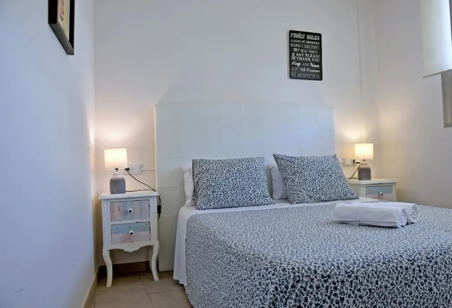 Apt with Sea View & Pool 5