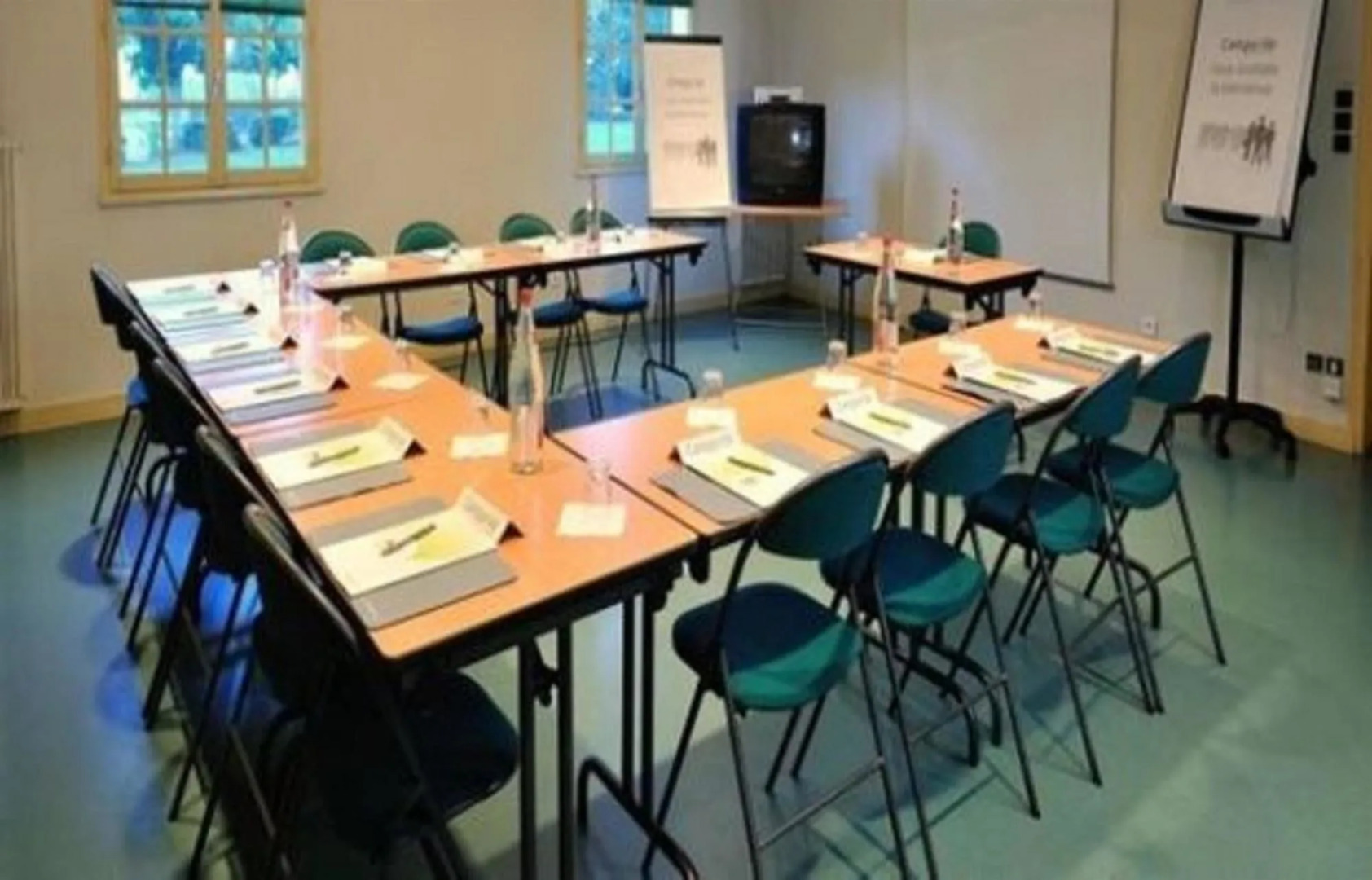 Kyriad Niort Est - La Crèche