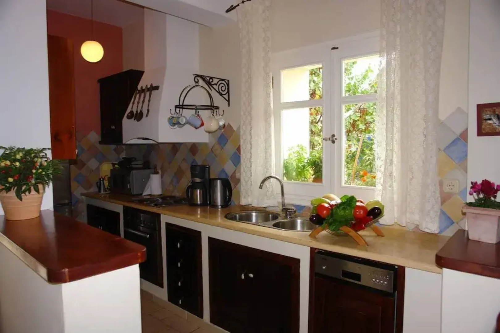 Charming 2-bed Cottage in Vatos