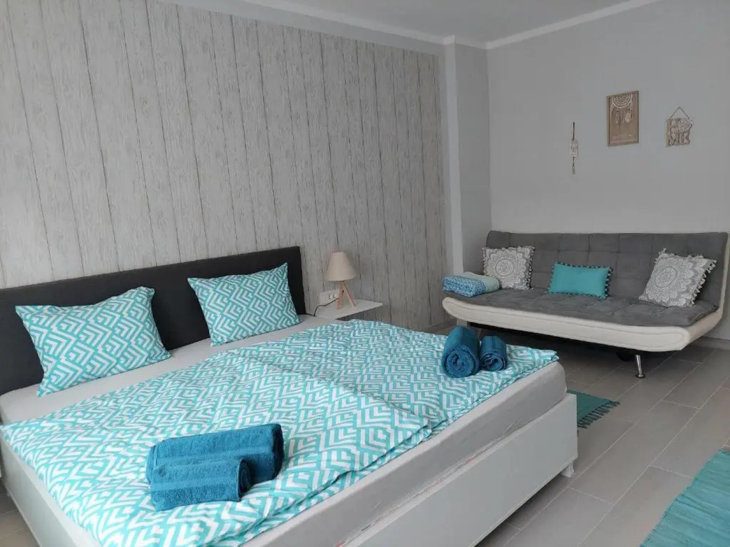 Blue Central House, curte proprie