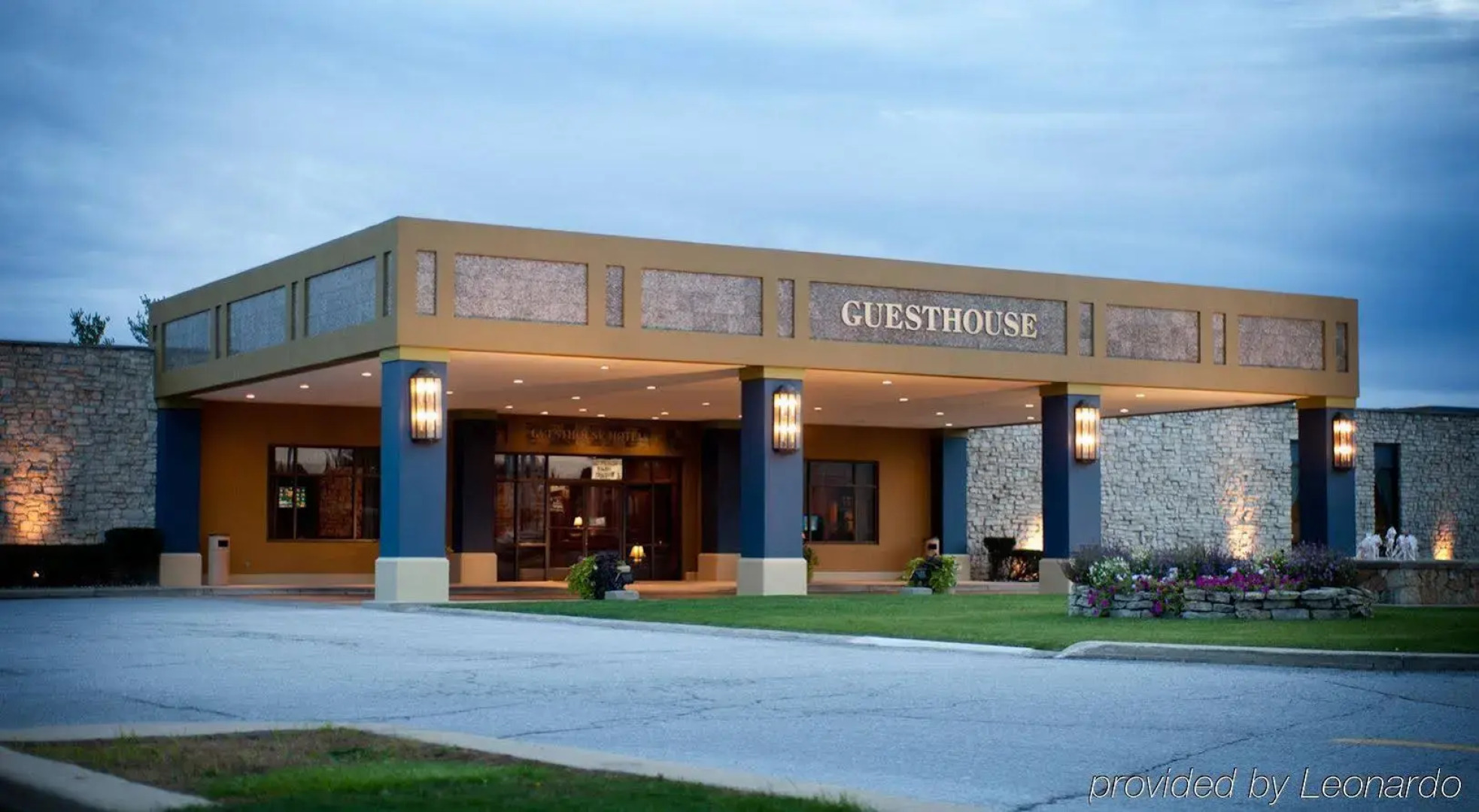 Don Hall's Guesthouse