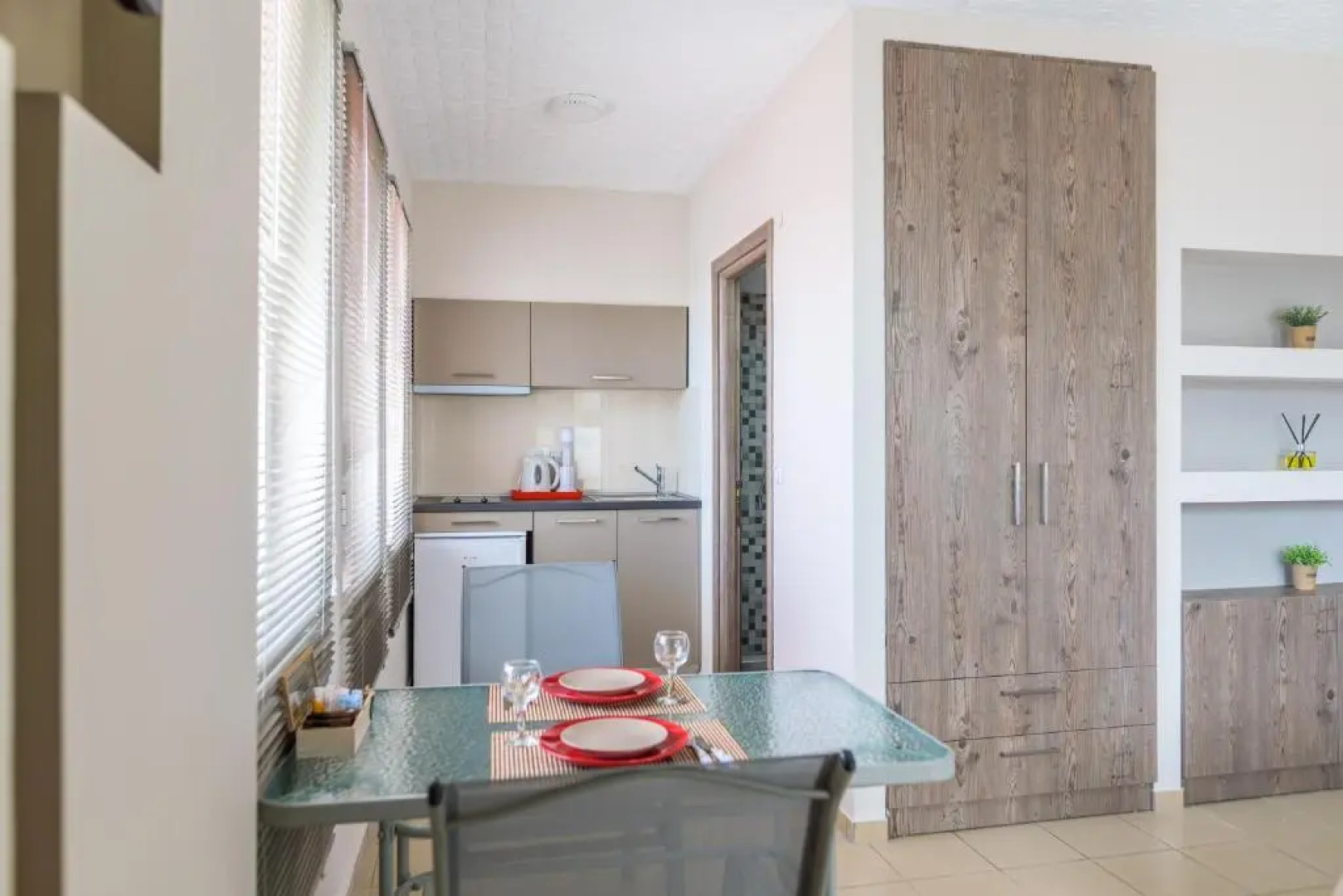 Sergios Apartments 4