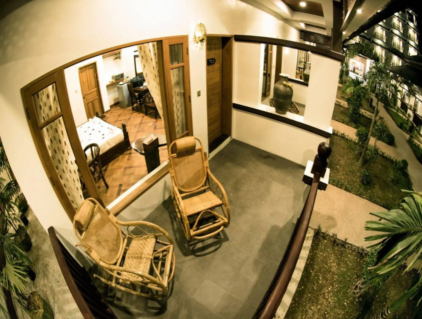 Yadanarpon Dynasty Hotel