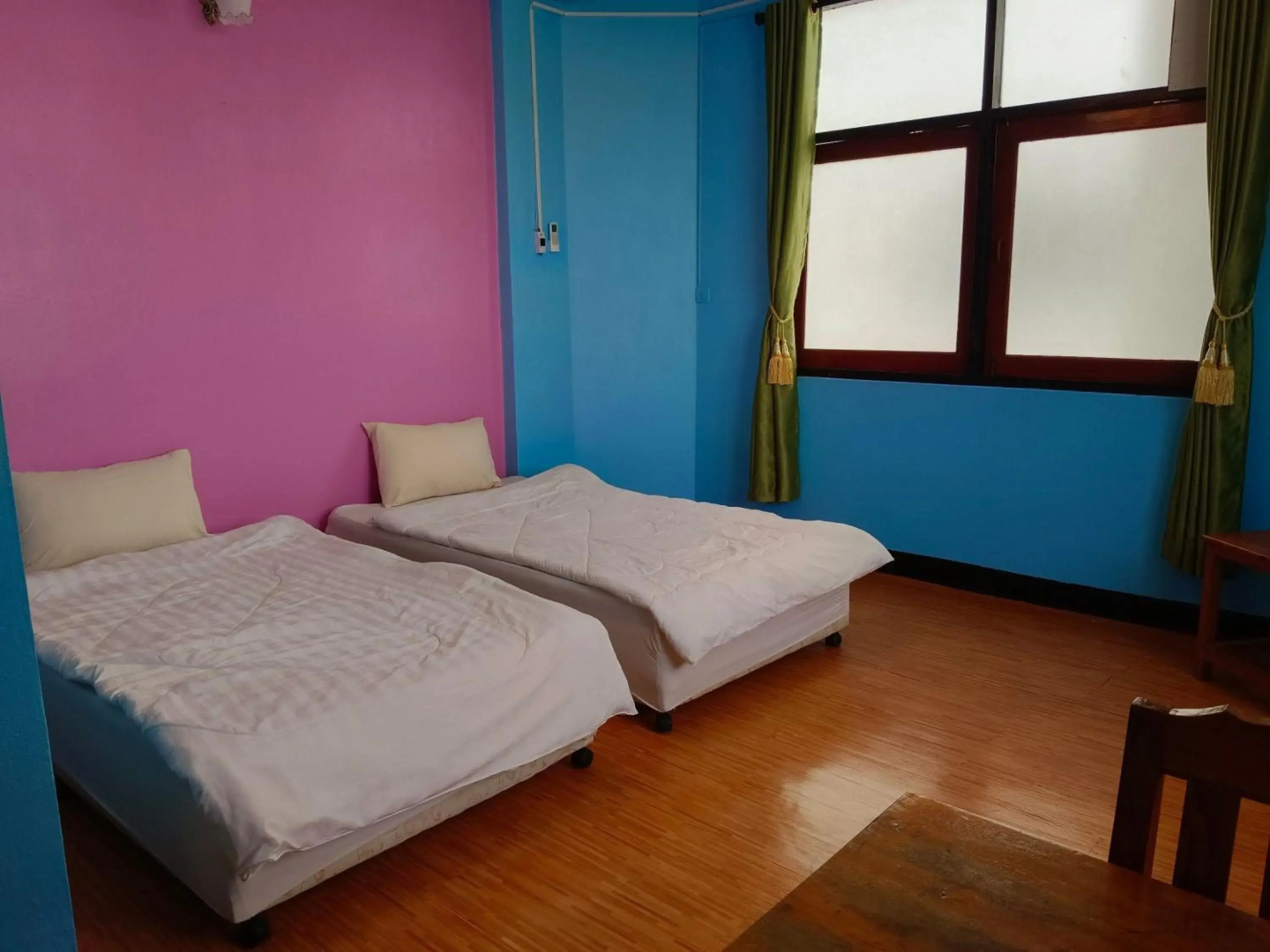 Royal Land Mae Klong Hotel