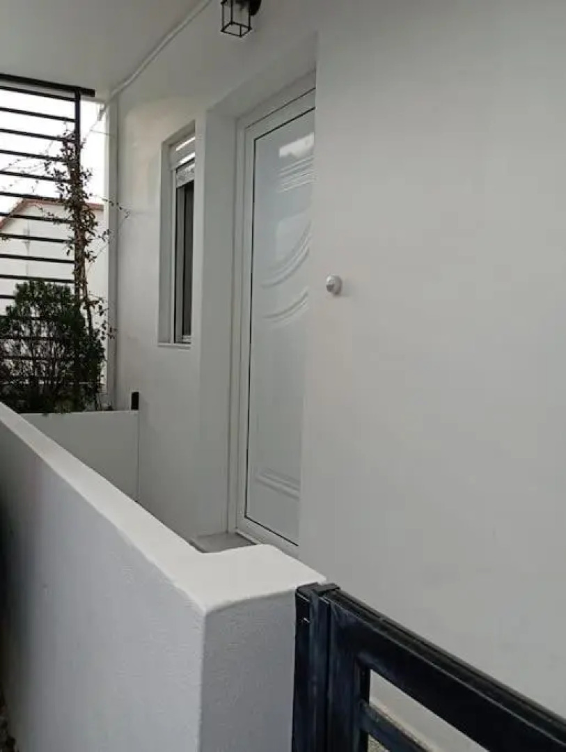 ΤΟ ΔΙΑΜΕΡΙΣΜΑ ΤΗΣ ΜΑΙΡΗΣ or MARY'S APARTMENT