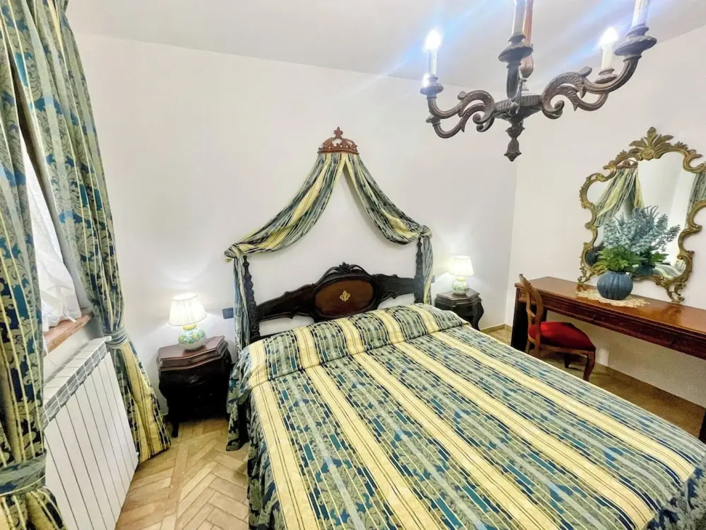 Charming Villa in Umbria - Sleeps 16 - Lake View - Pool, Jacuzzi and Events Room