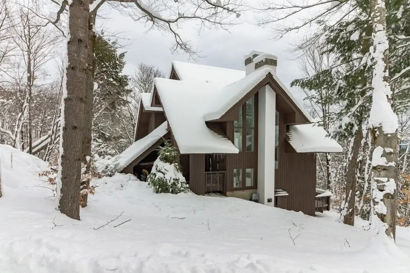 Slopeside In Okemo - Beautifully Renovated Spacious Family Townhouse 3 Bedroom Townhouse by RedAwning