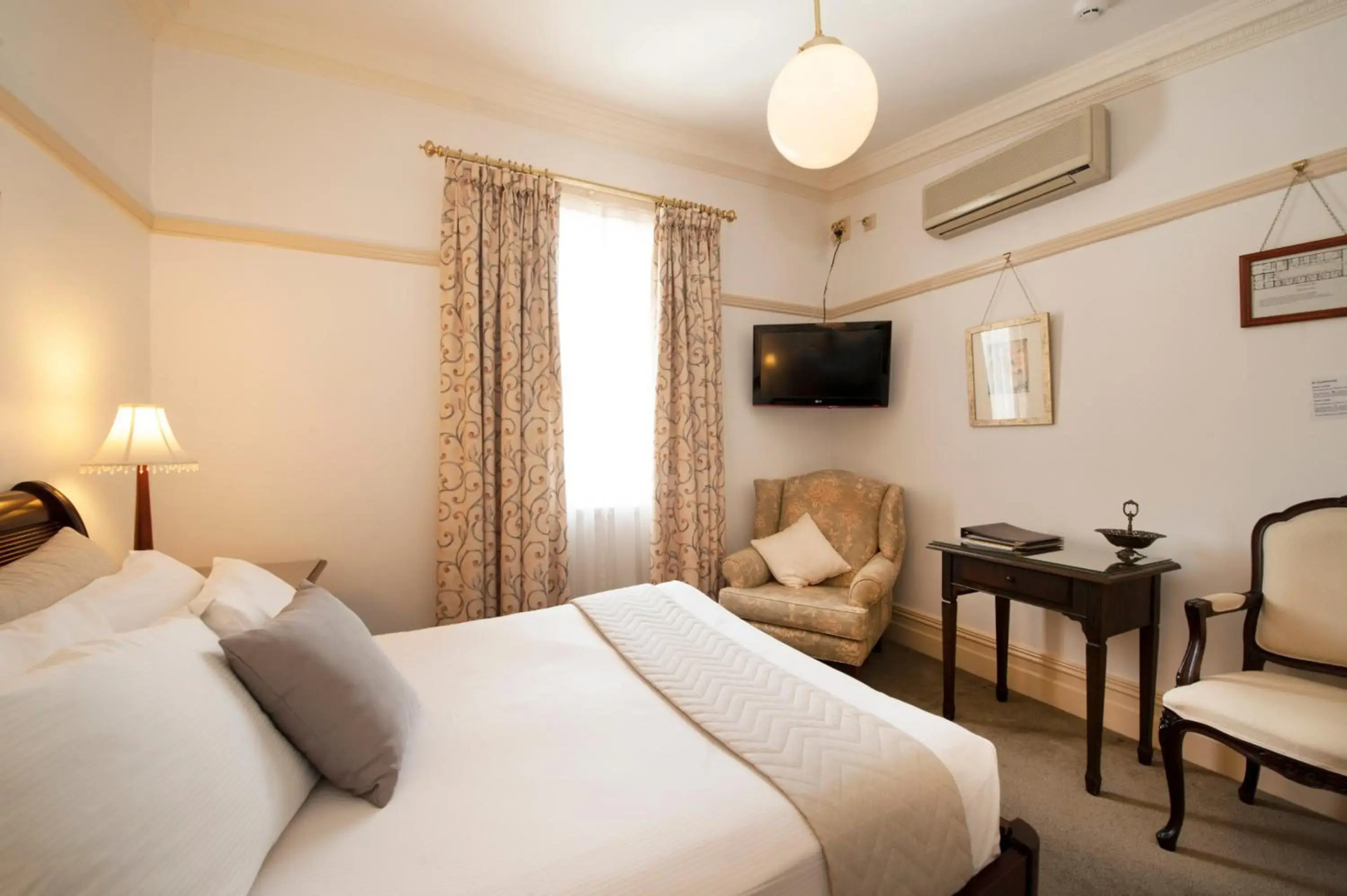 Cobb & Co Court Boutique Hotel