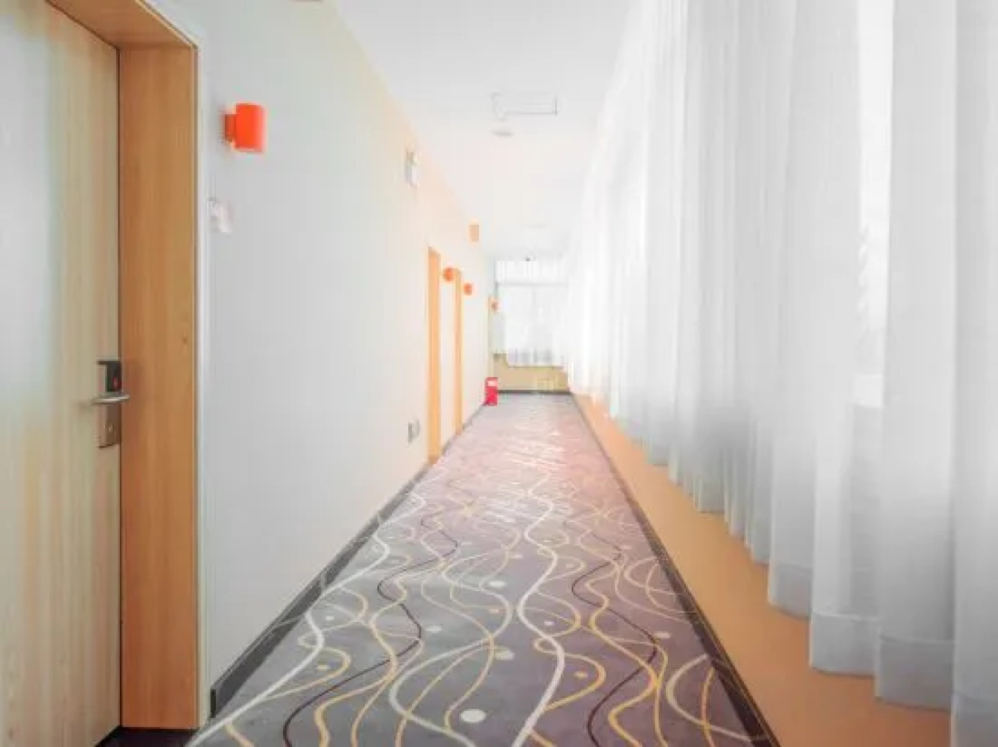 7 Days Premium Hotel (Lincang Bus Station City No.1 Middle School Branch)