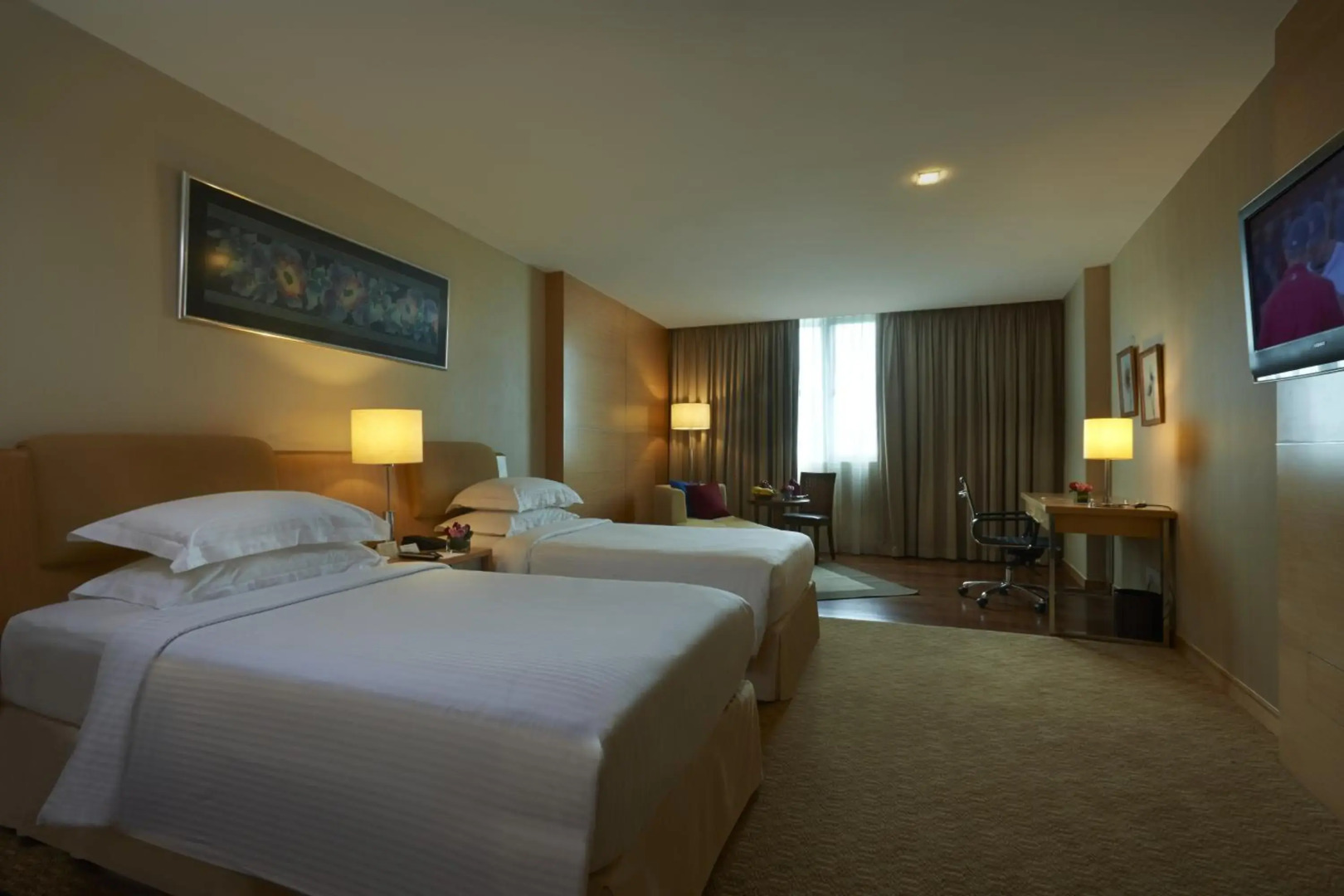 Royale Chulan The Curve