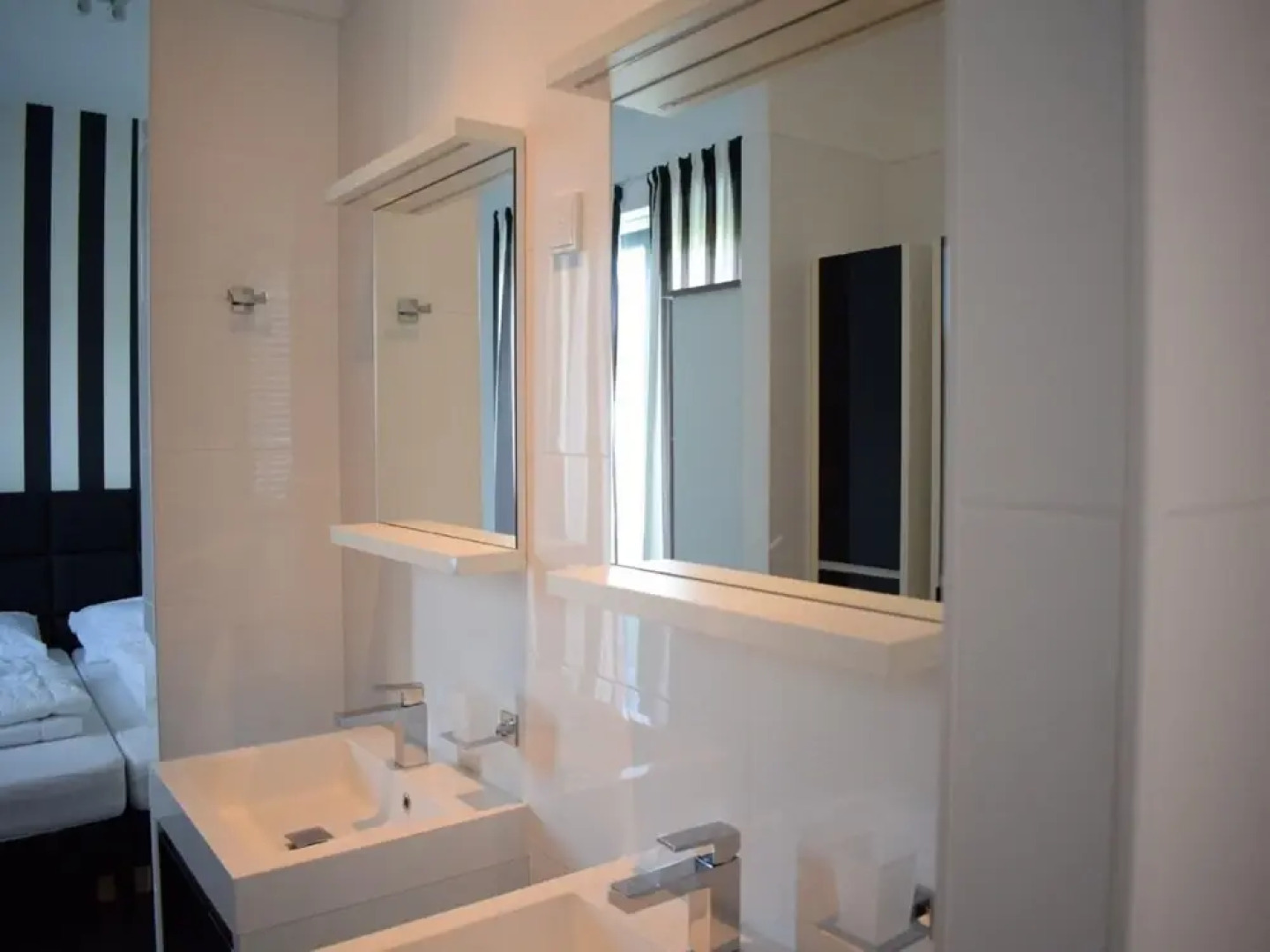 Holiday Home in Harderwijk Near Serene Lake