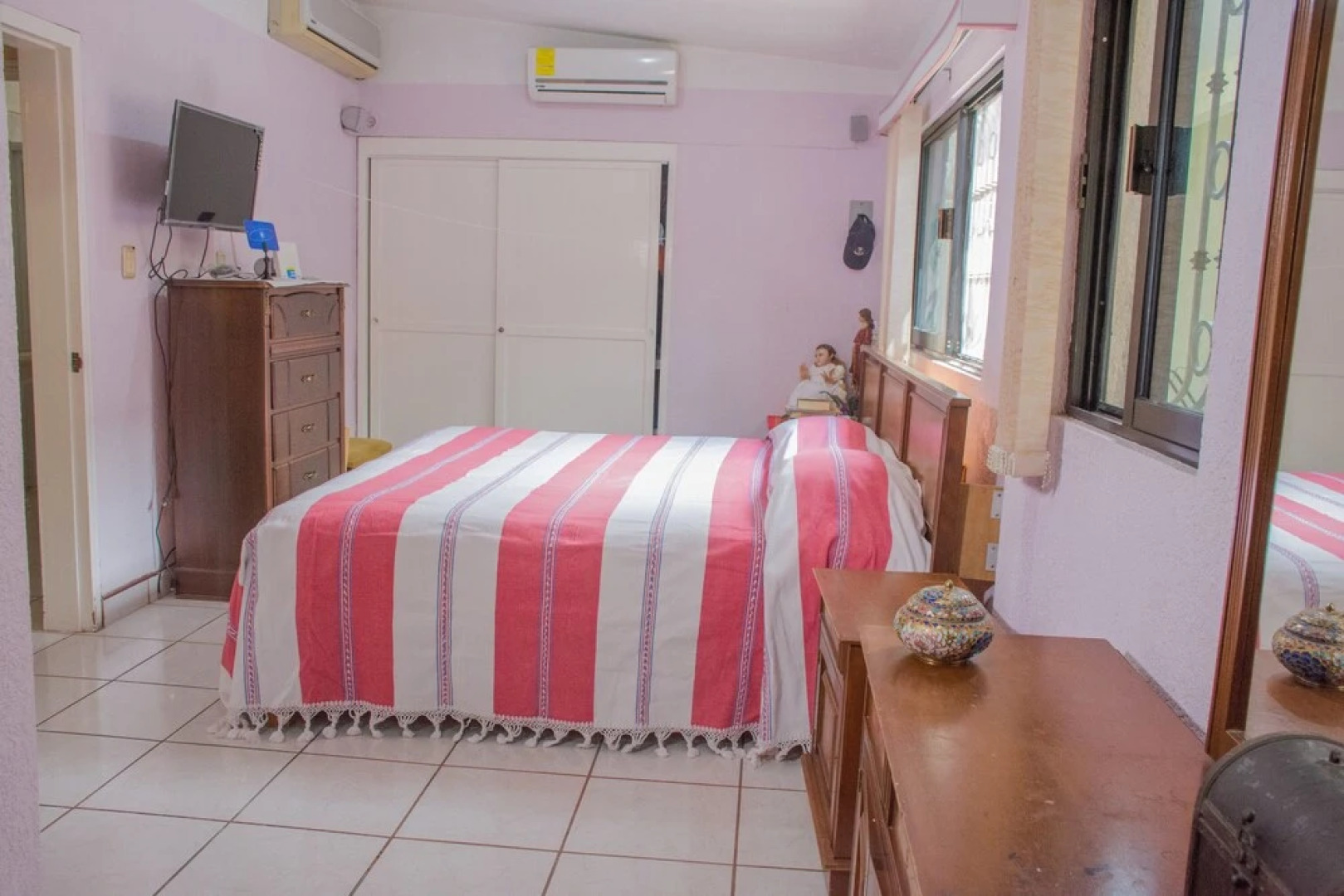 Casa Grande y Privada con Jardín