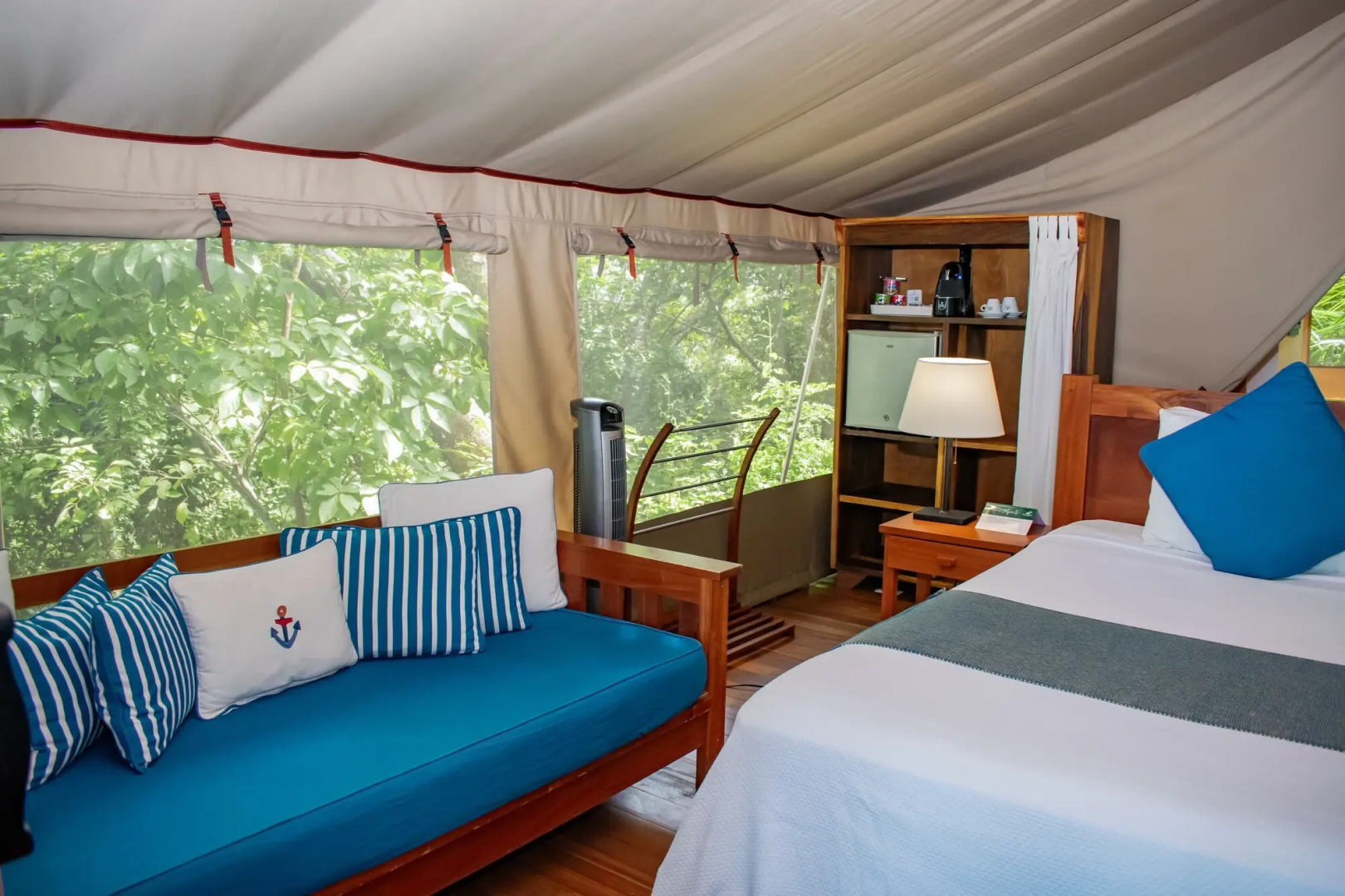 Isla Chiquita Glamping Hotel
