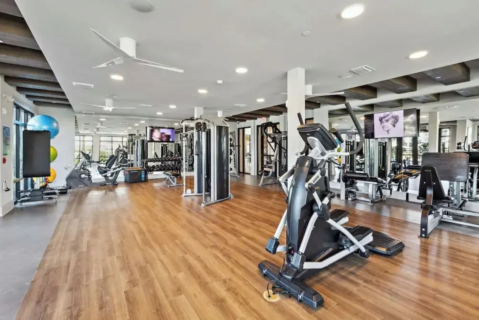 Landing Apartments near Sun City Center and Riverview