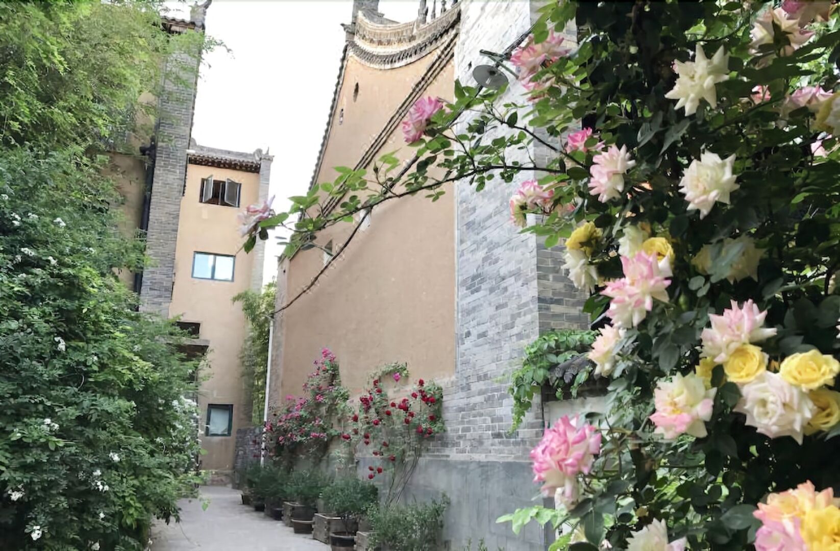 Zuoyouke Theme Hotel