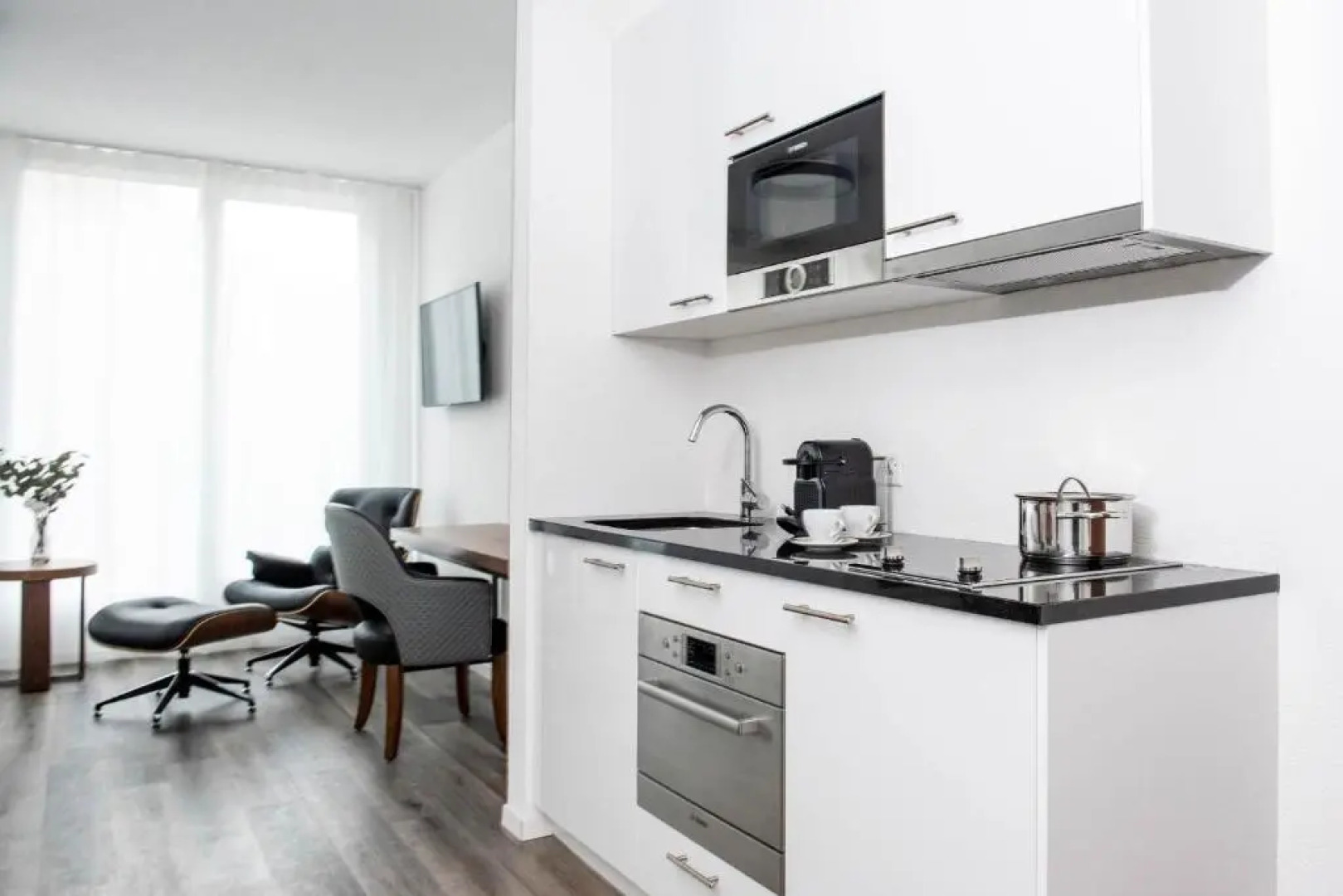 K BUSINESS Apartments & Hotel