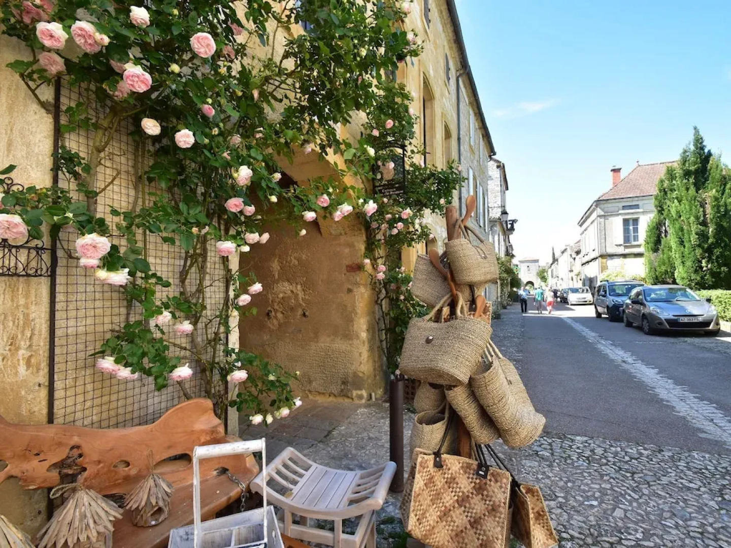 Characteristic House Near Villefranche-du-périgord With Round Private Swimming Pool