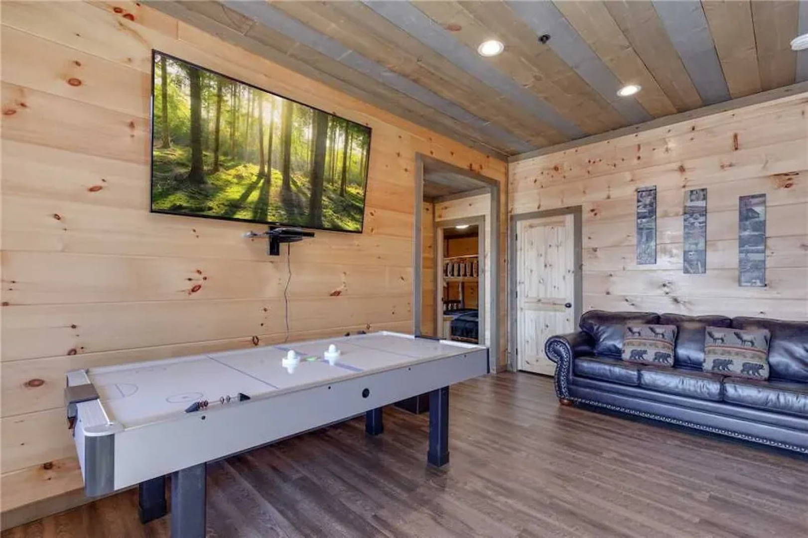 Great Smoky Lodge - Seven Bedroom Cabin