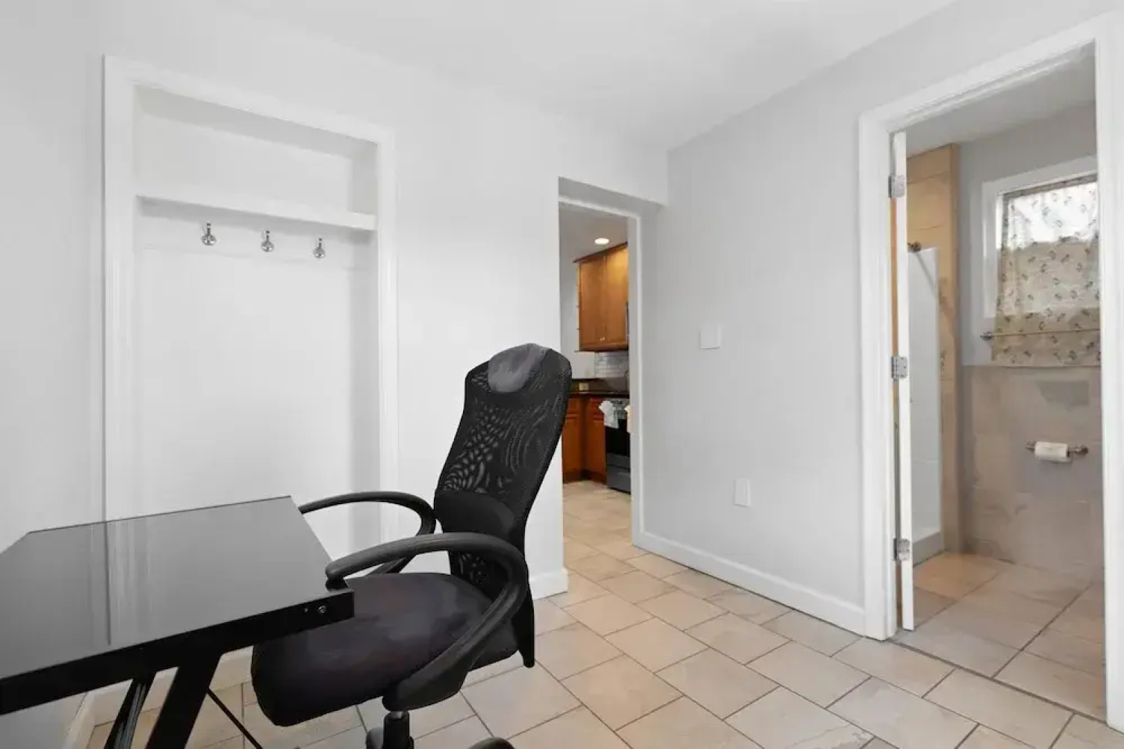Entire 2-br Townhome Mins From Del Ray Old Town