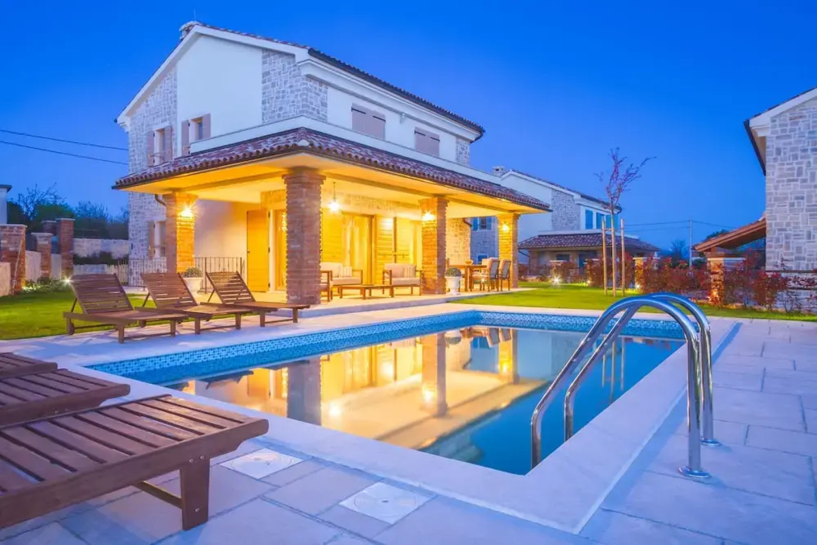 Luxury Villas Kras Ladies