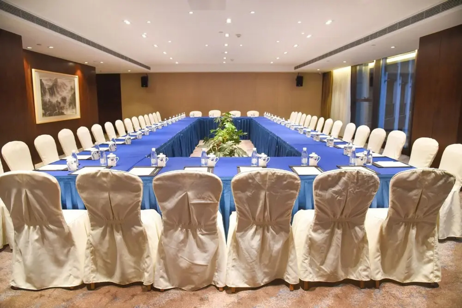 Kande Grand Land Hotel