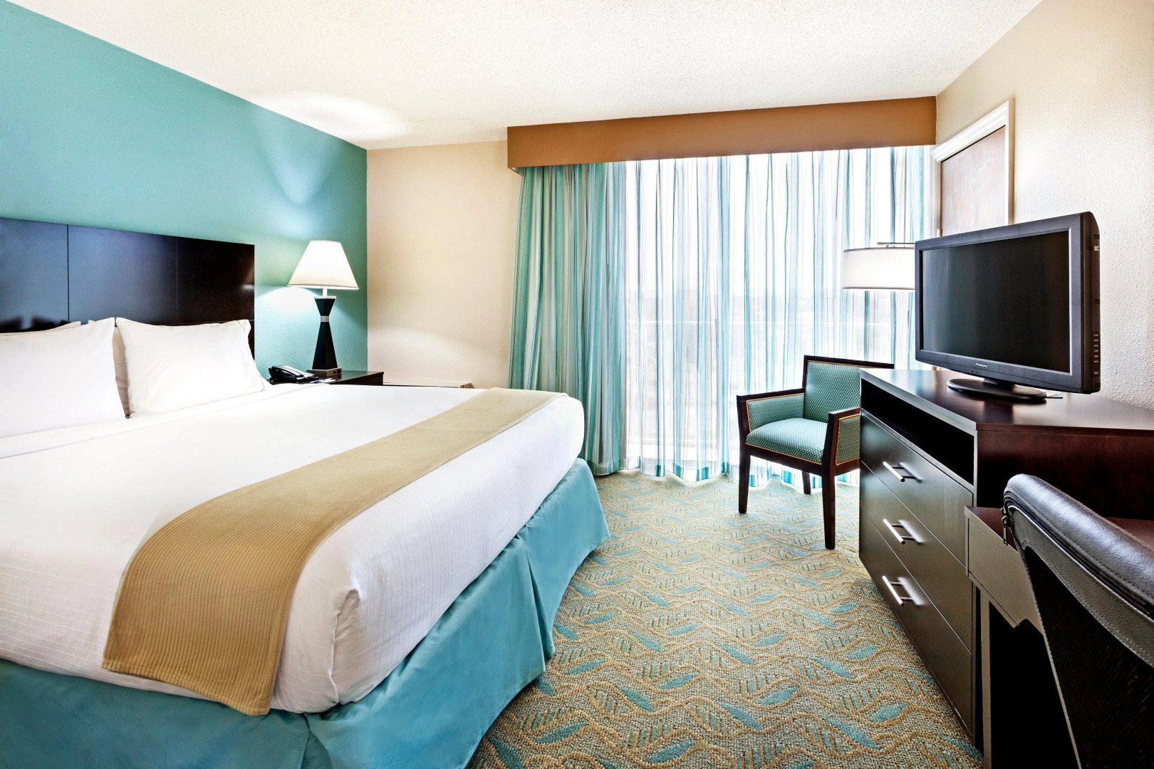 Holiday Inn Express & Suites Charleston Dwtn - Westedge by IHG