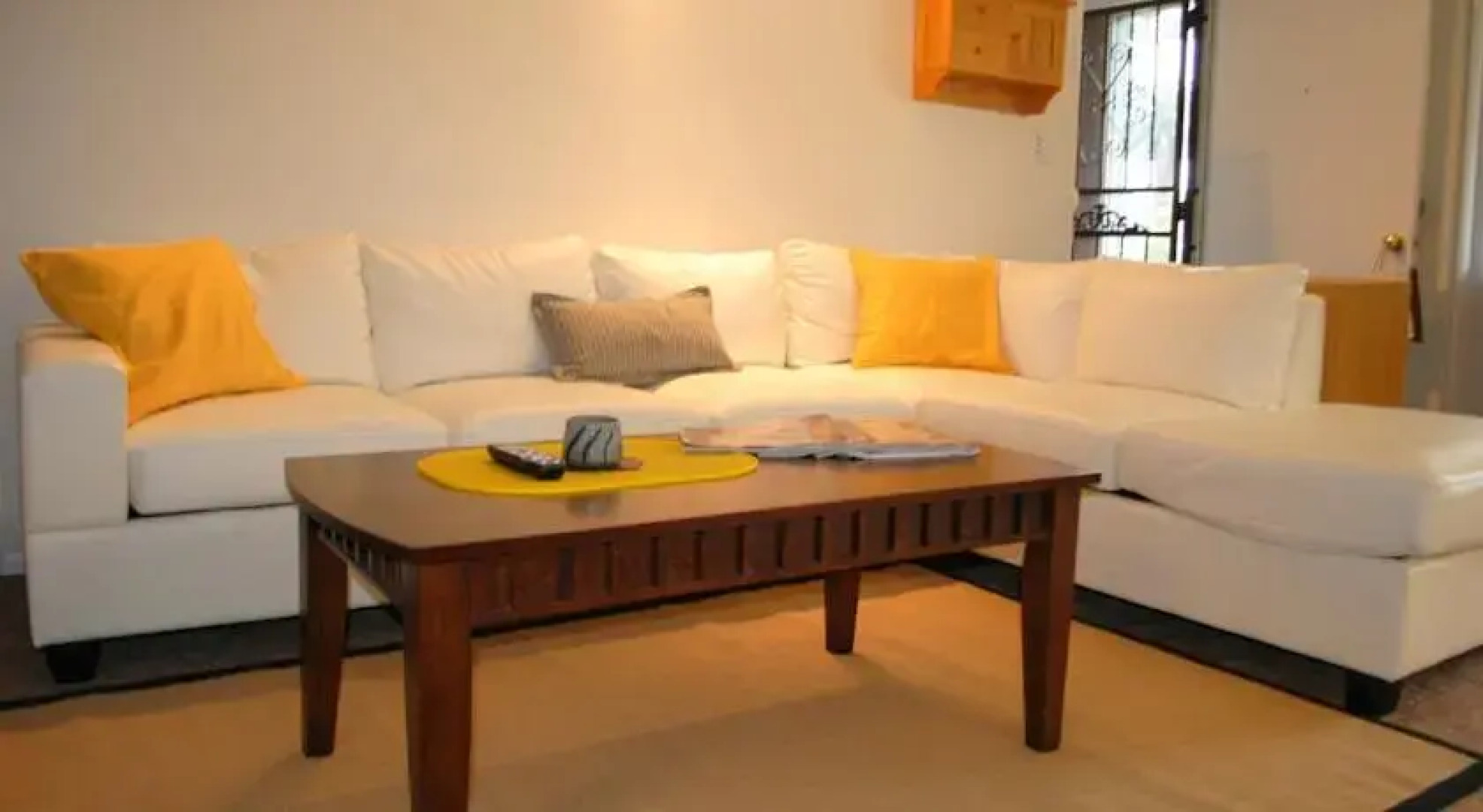 Downtown Chestnut Apartment