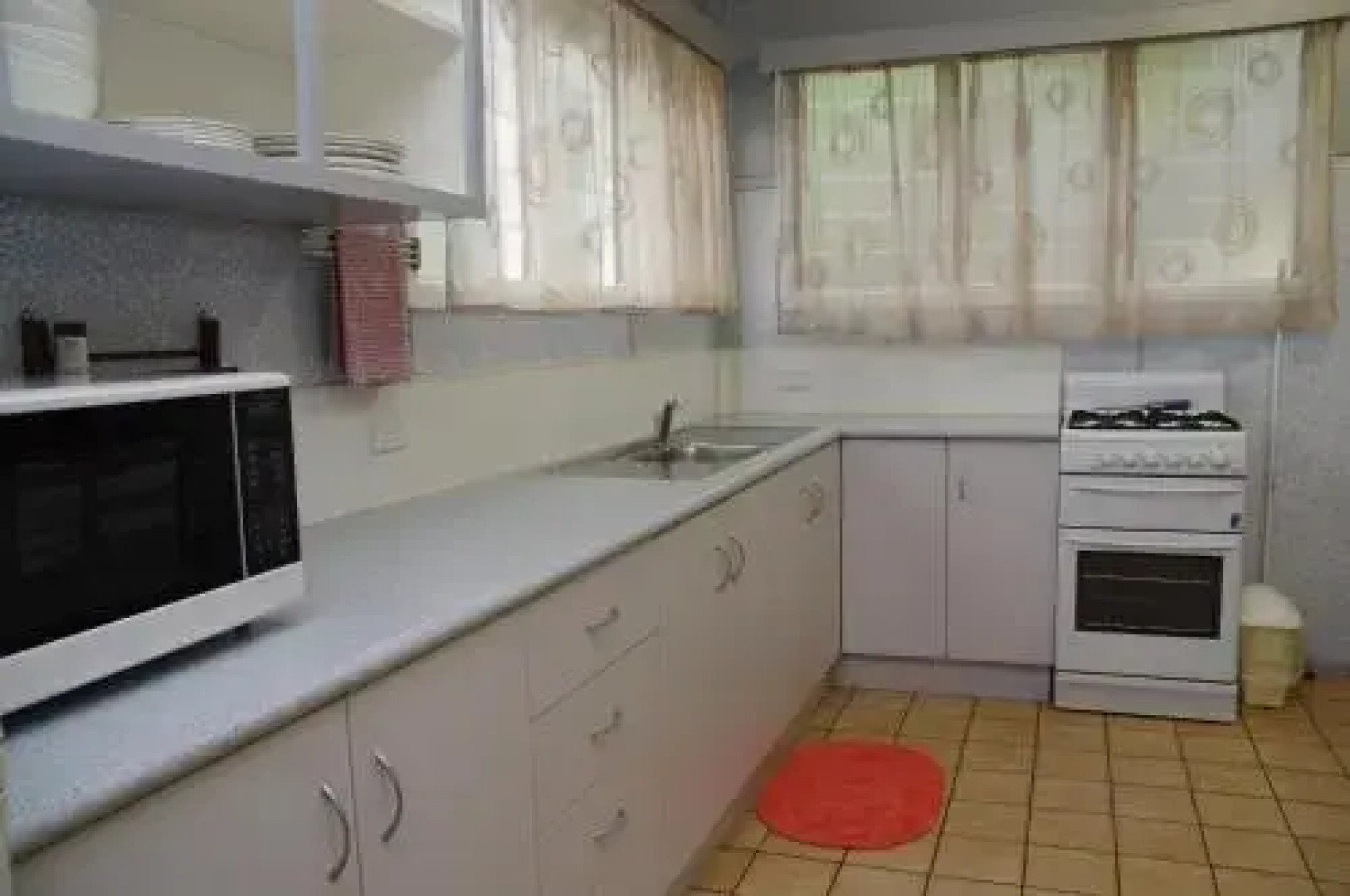 Ash’s Holiday Units