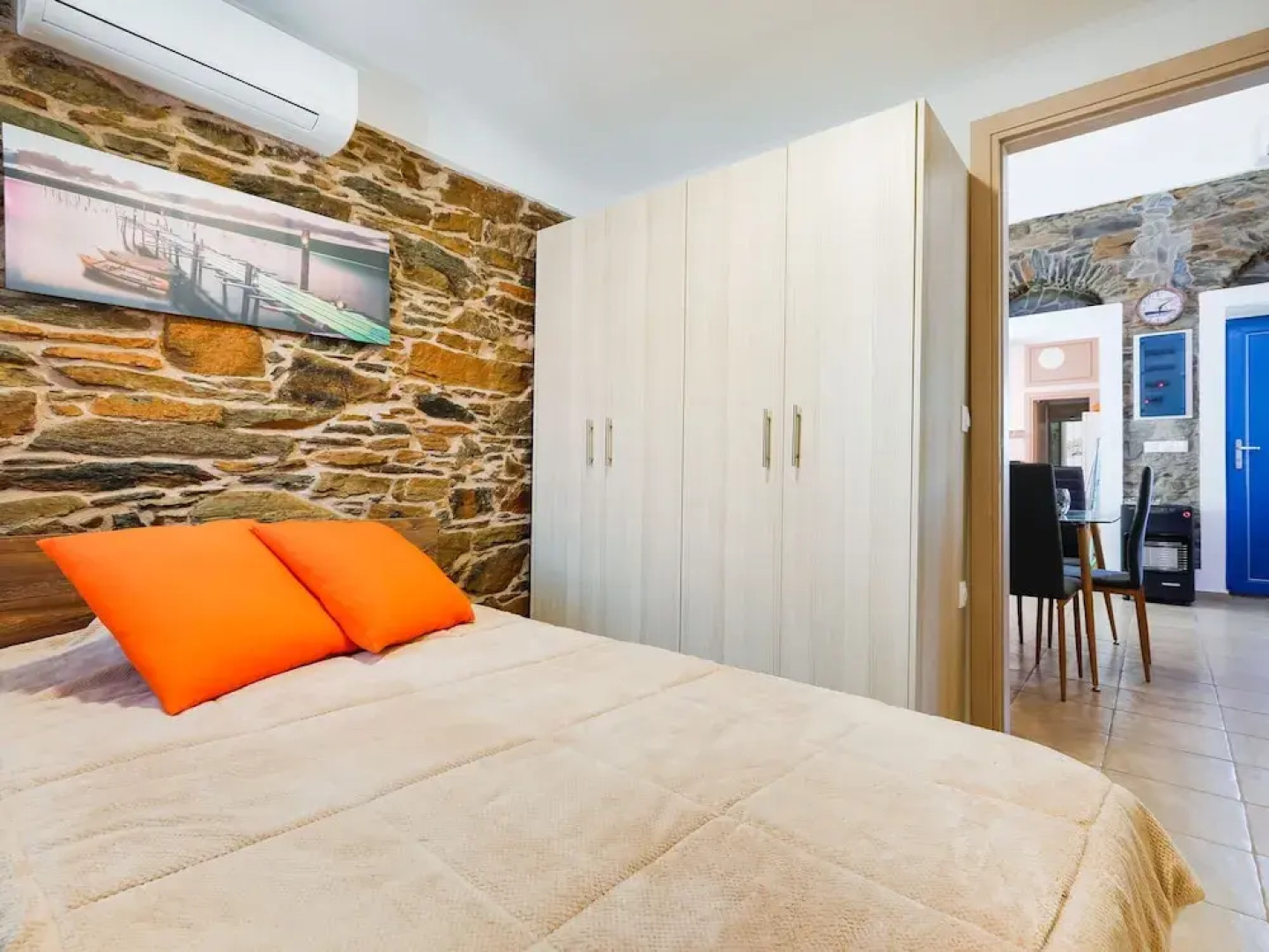 Simplistic Holiday Home in Oinousses with Balcony