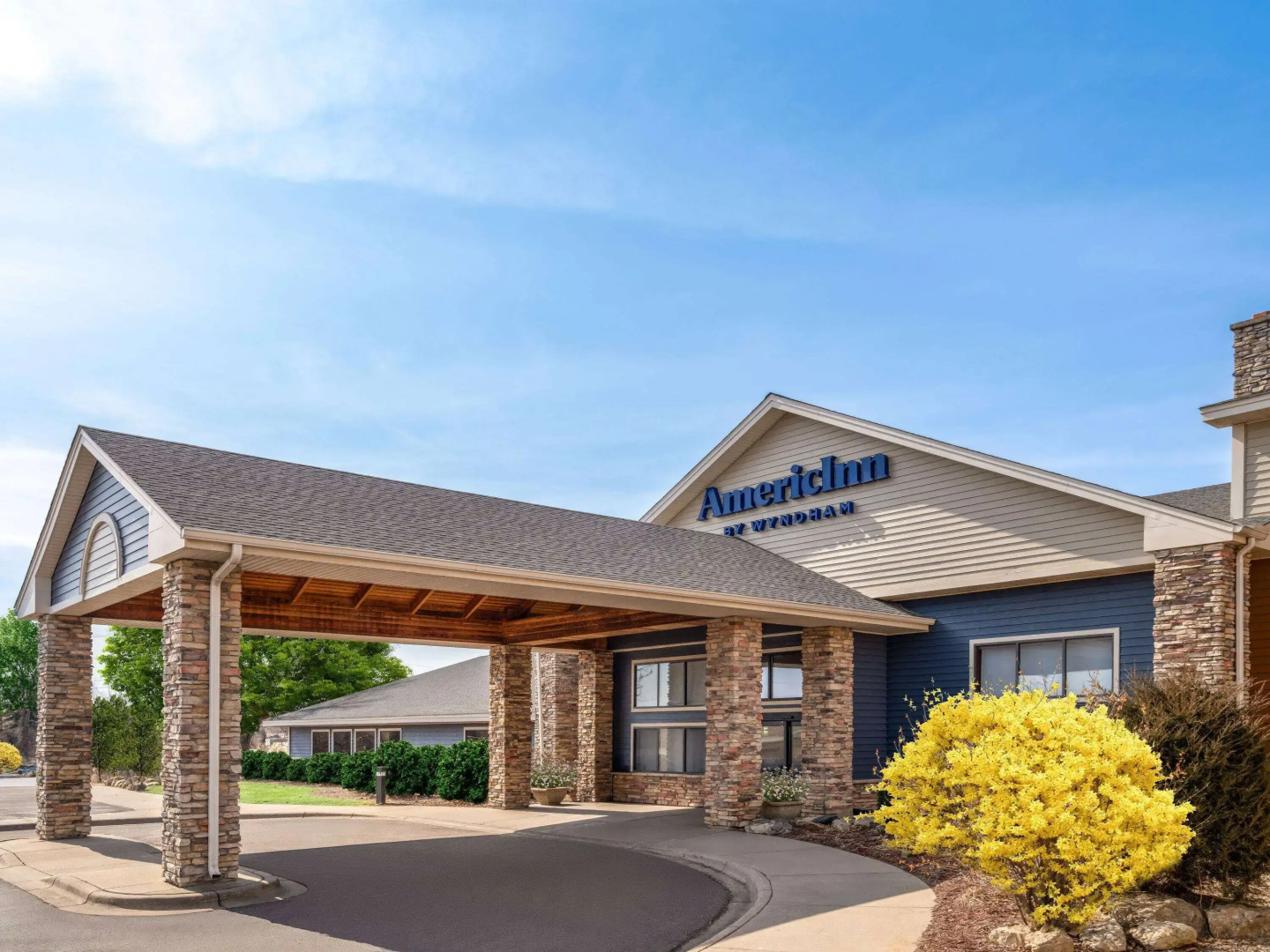 AmericInn by Wyndham Shakopee Near Canterbury Park