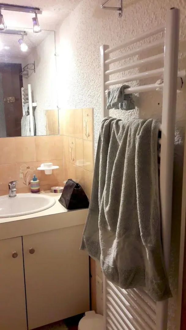 Studio in Aiguilles, With Wonderful Mountain View and Wifi - 5 km From