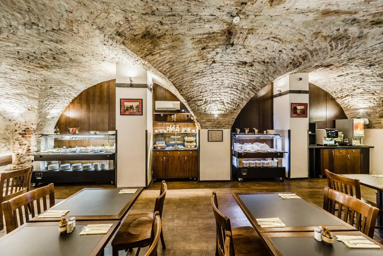 Archibald At the Charles Bridge