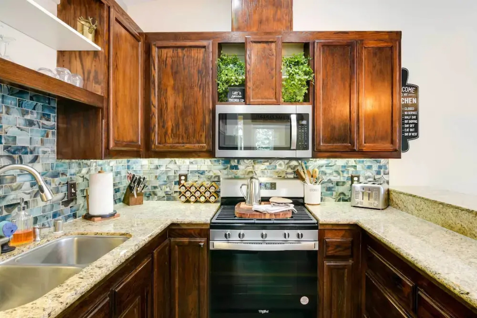 Tranquil Lake Almanor Getaway w/ Grill!