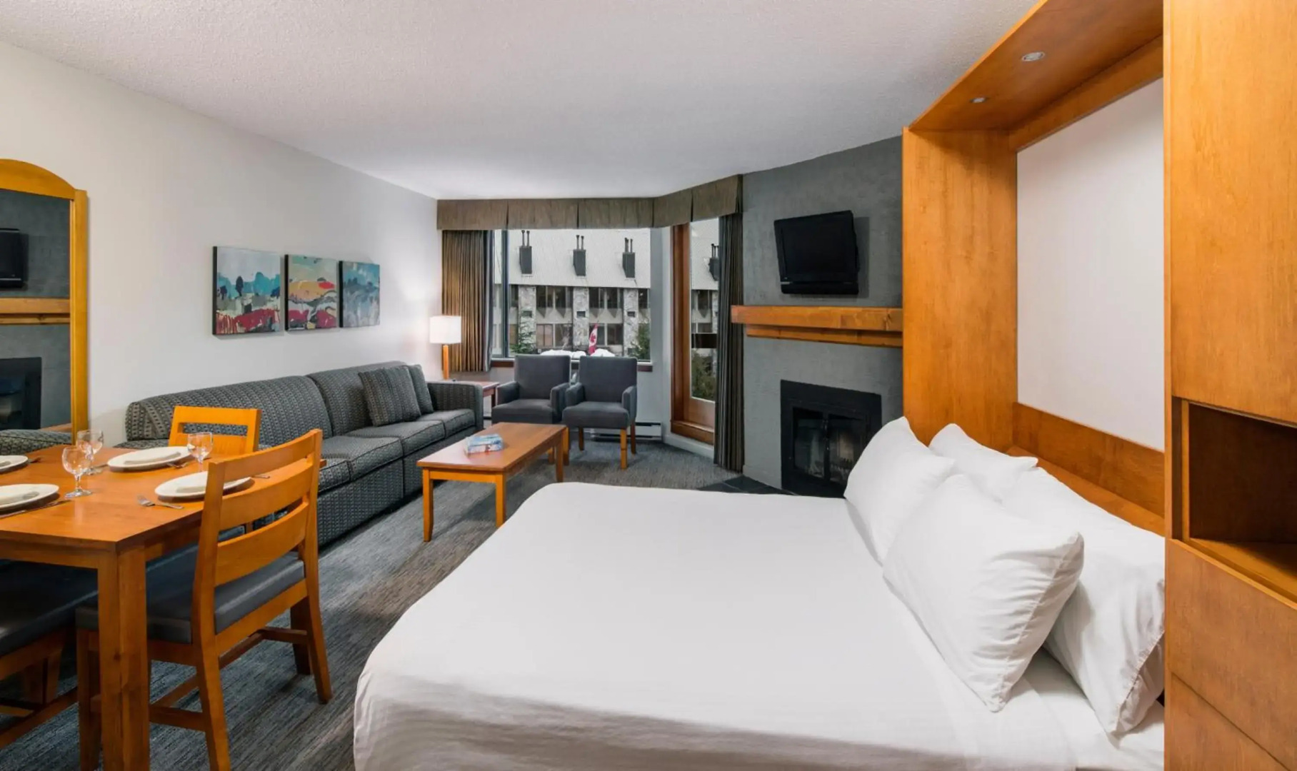 Whistler Village Inn And Suites
