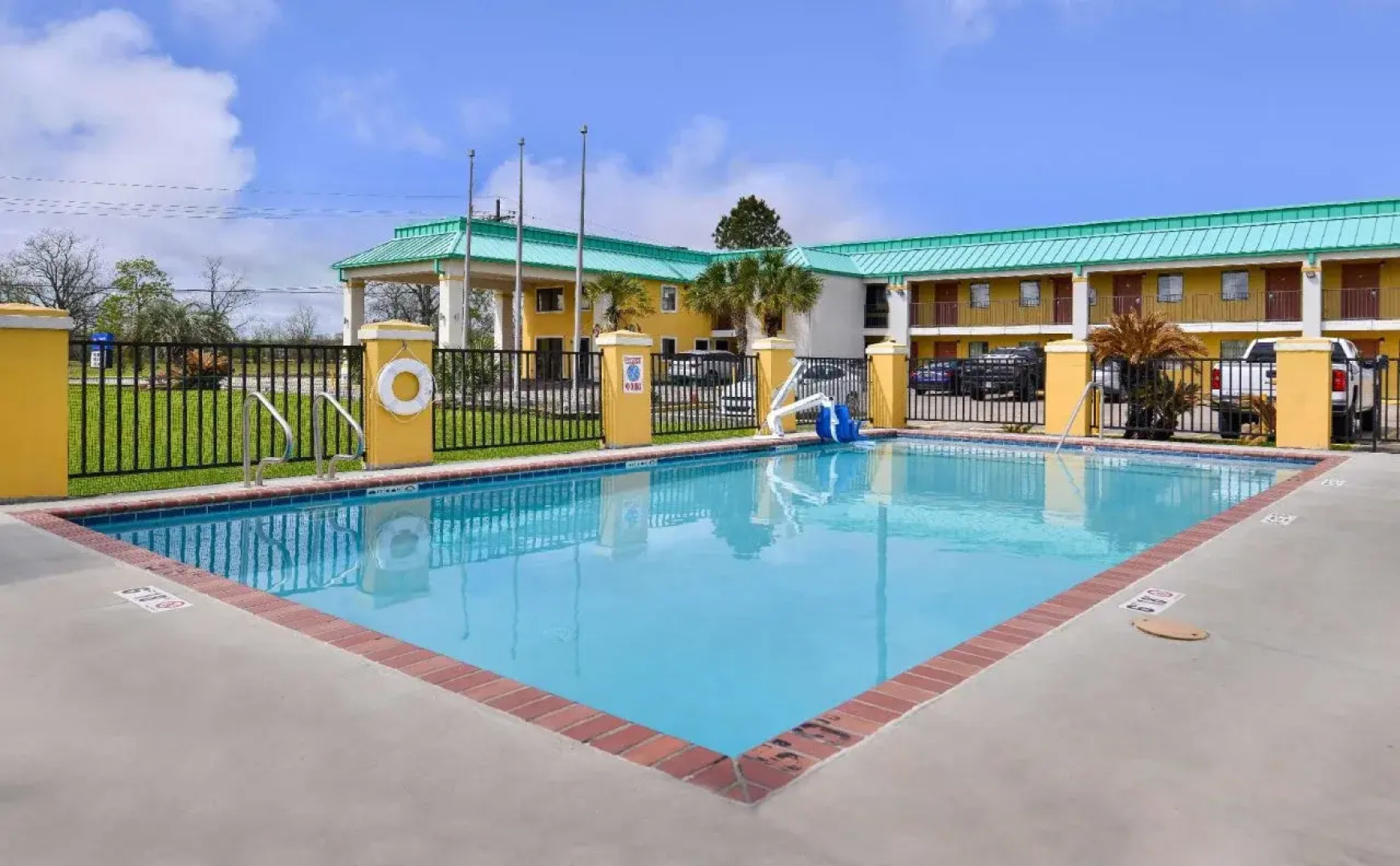 Americas Best Value Inn Gonzales