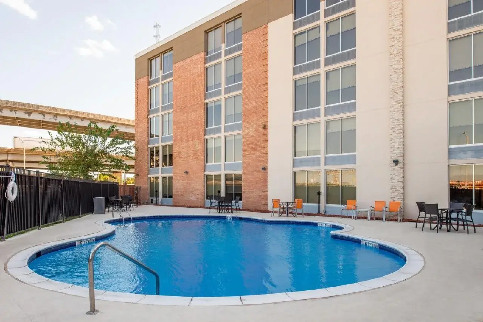 Holiday Inn Express & Suites Shreveport - Downtown by IHG