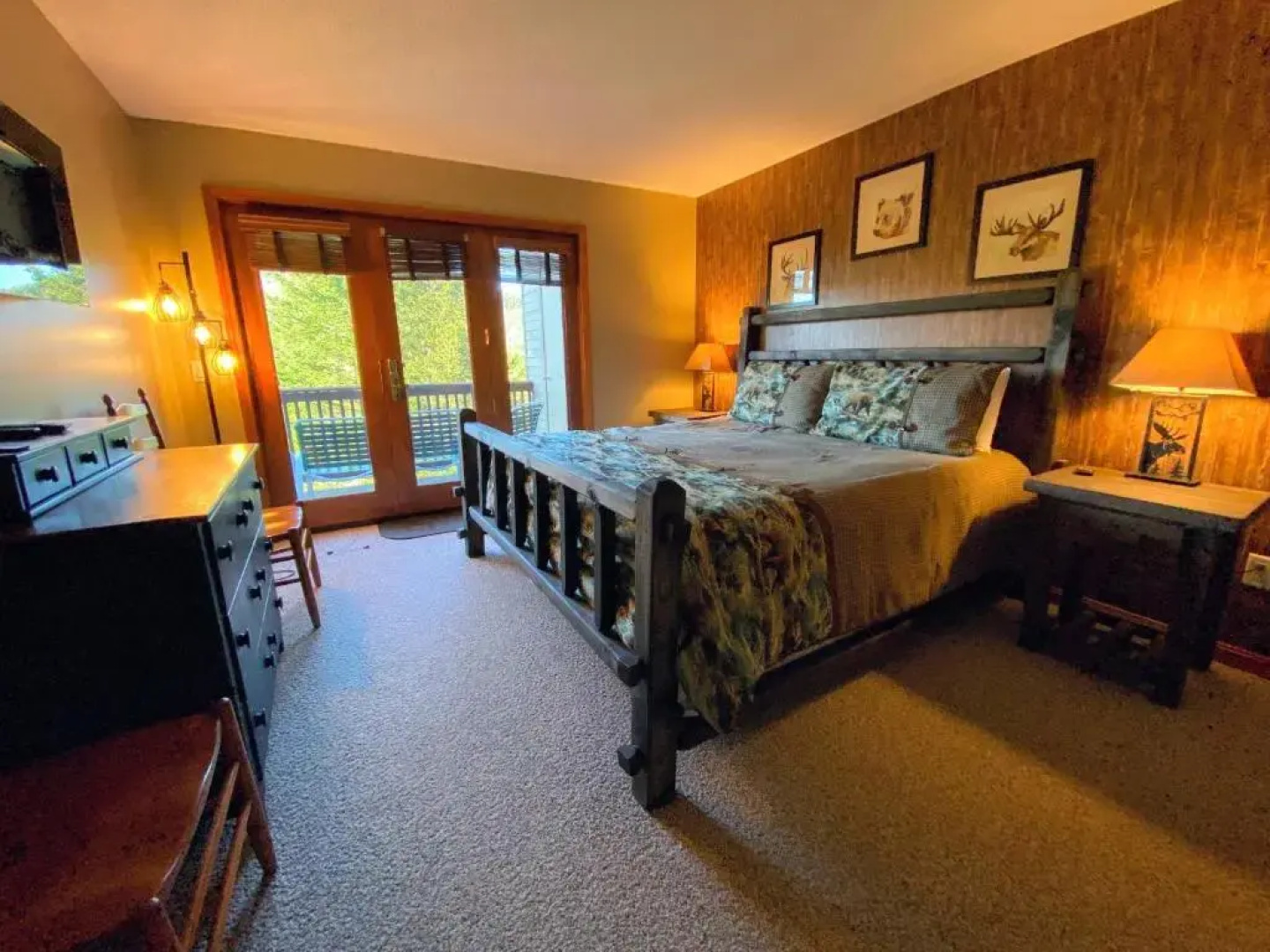 C1 Top Rated Ski In Ski Out Townhome Great views fireplaces fast wifi AC Short walk to slopes