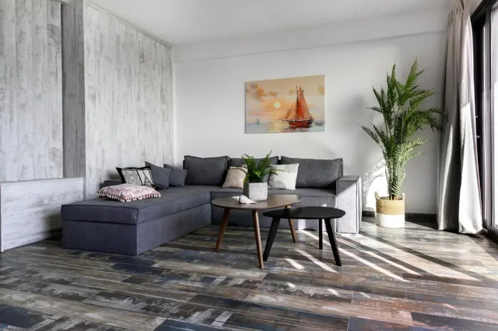 Villa Dorra Coast Suites