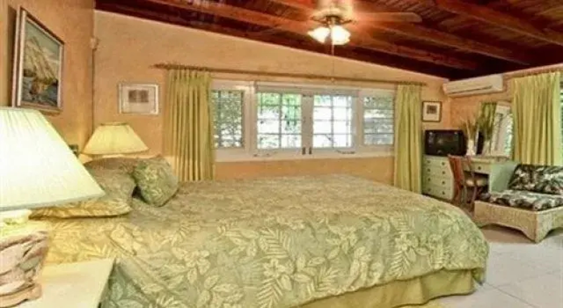 Paradise Fantasy Beachfront Villa