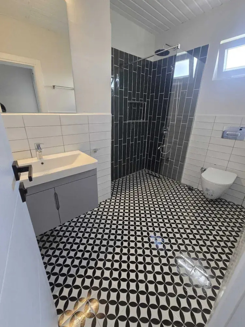 VILLA OLINDA 4 BED with huge garden