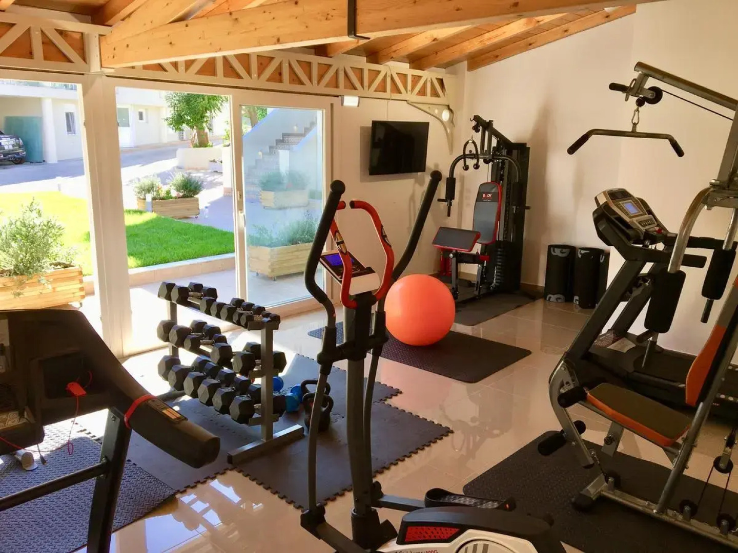 Palapart Gikas Suites And Studios