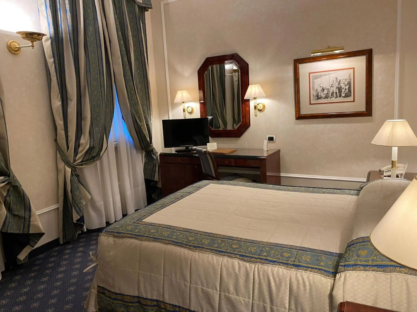 Remi Hotel