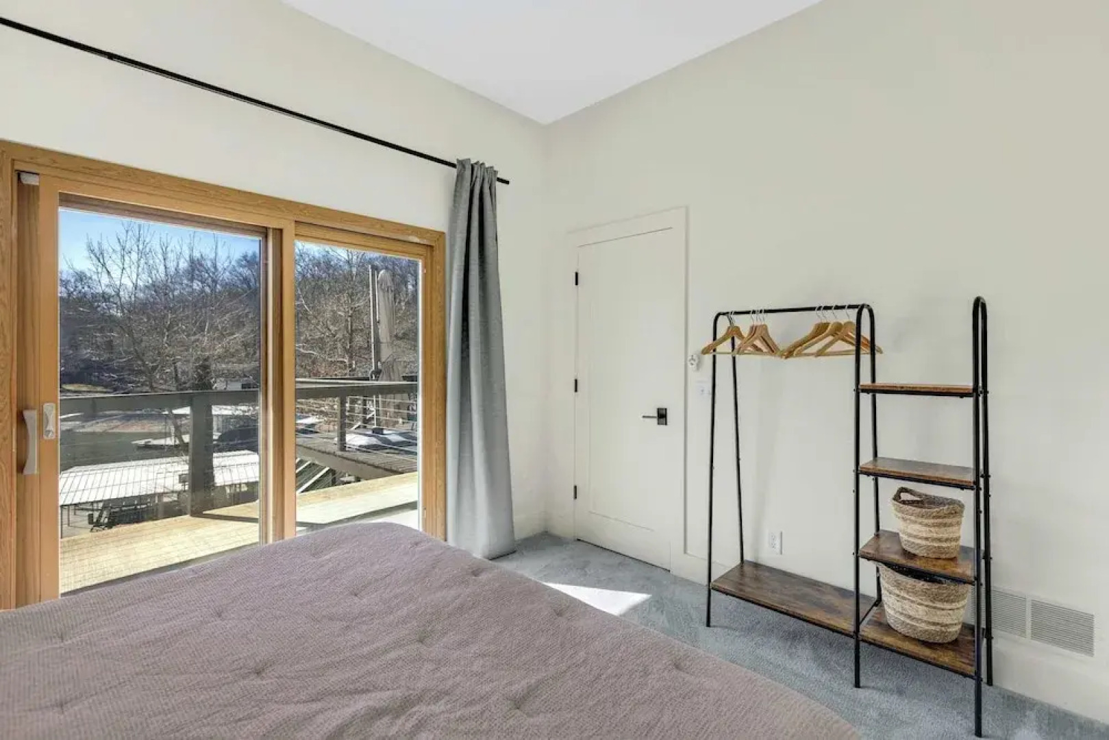 Big Bear Bungalow Stay on Ozark Waterfront