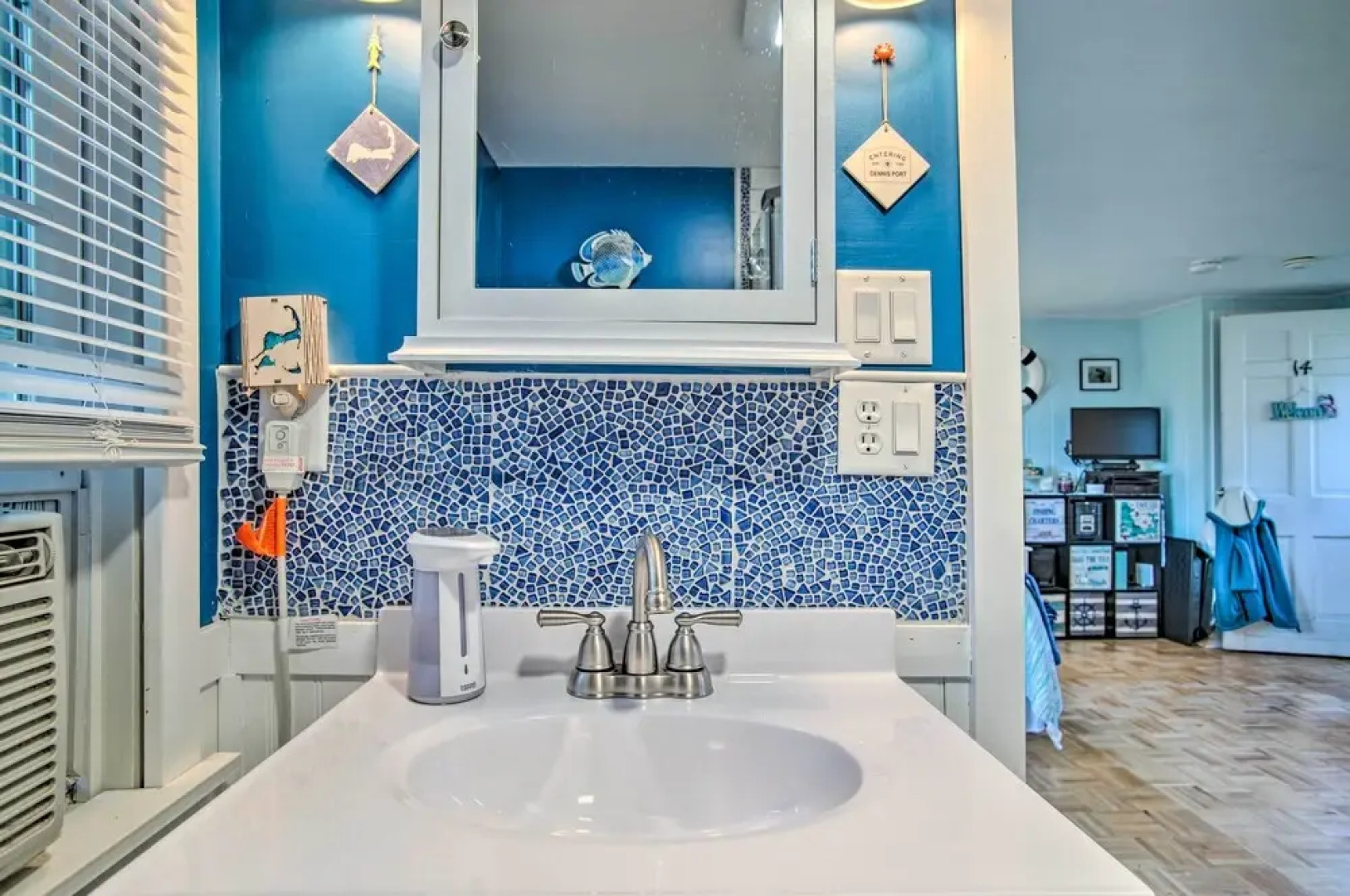 Romantic Cape Cod Studio w/ Patio, Near Beaches