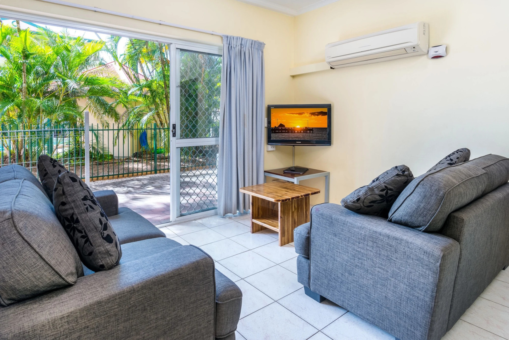 Tradewinds McLeod Holiday Apartments