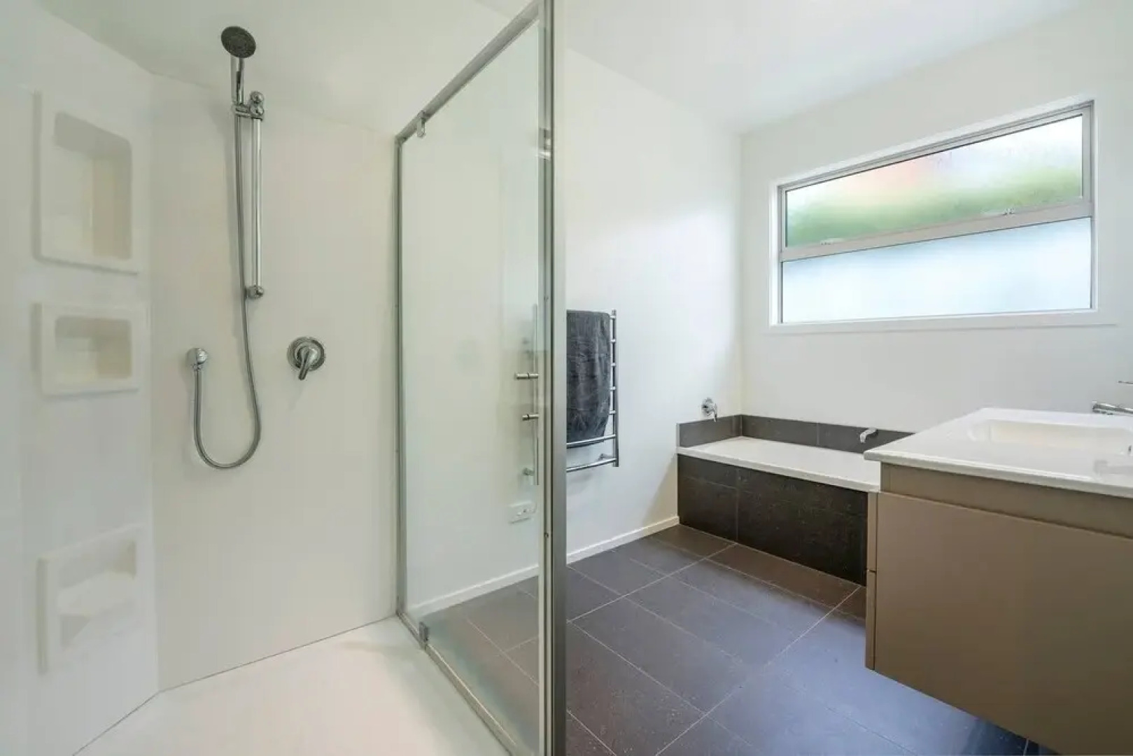 Light and Bright Large Family Home