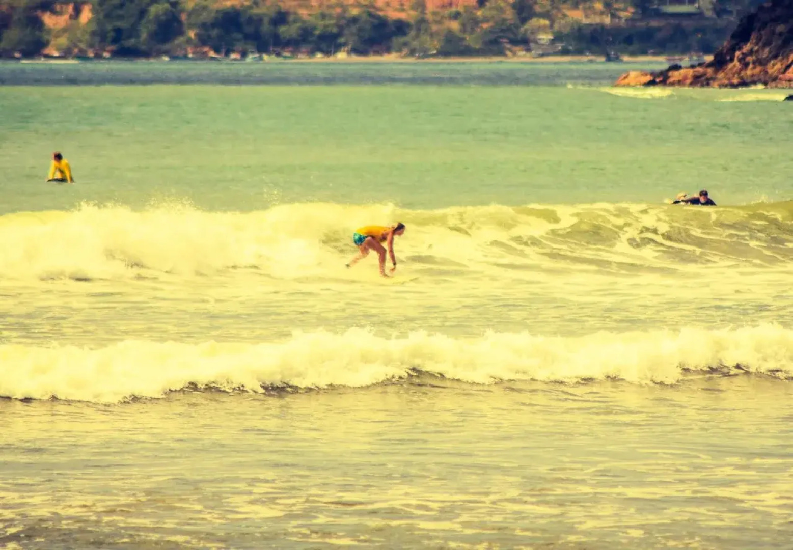 SeaView Paradise Inn