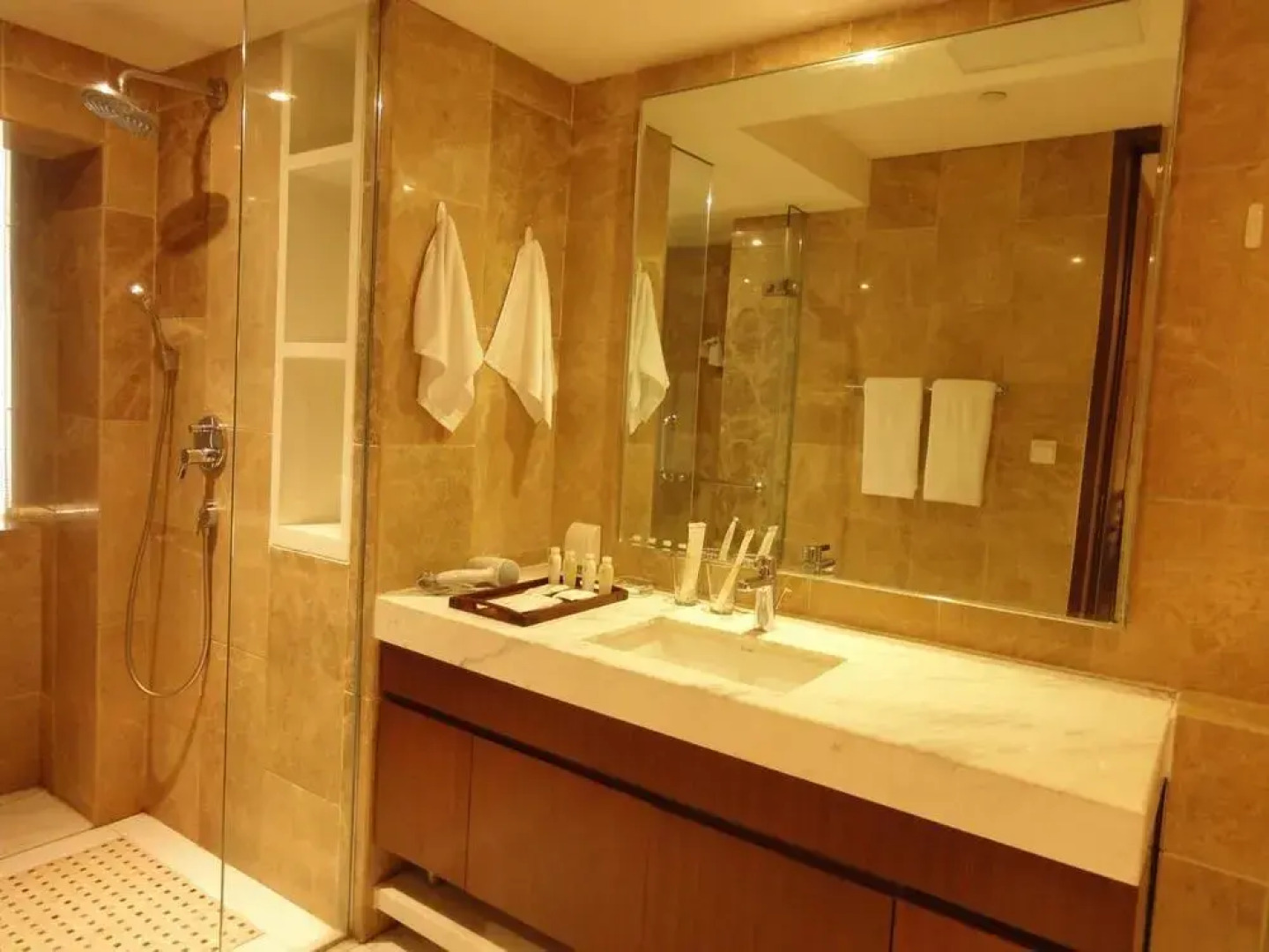 Tianjin Tower Jinhai Senior Hotel Apartment